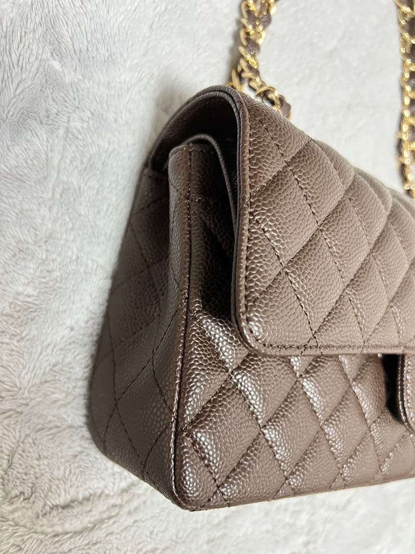 キルティングショルダーバッグ（ブラウンカラー）