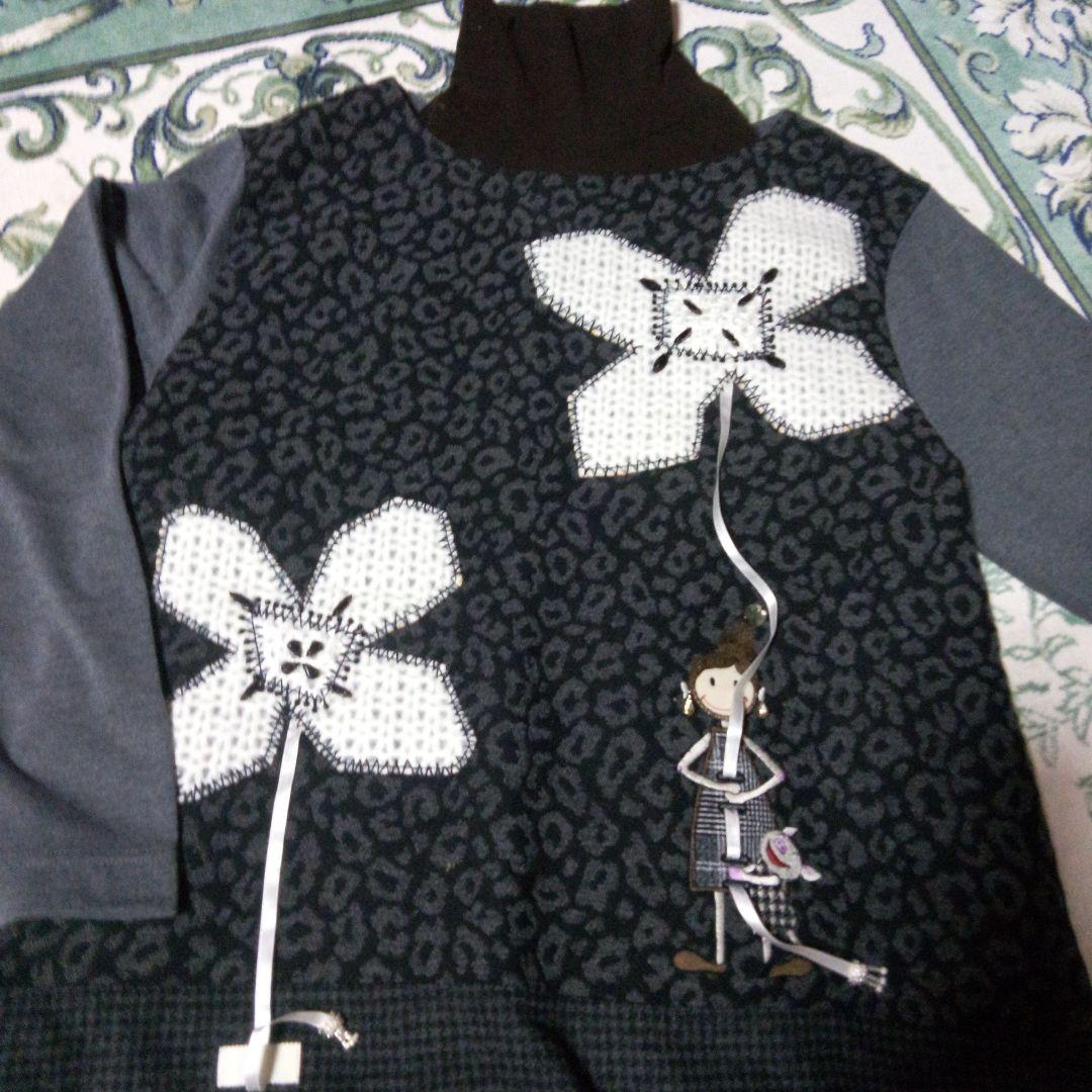 花柄とキャラクター刺繍の長袖チュニックアルベロベロ