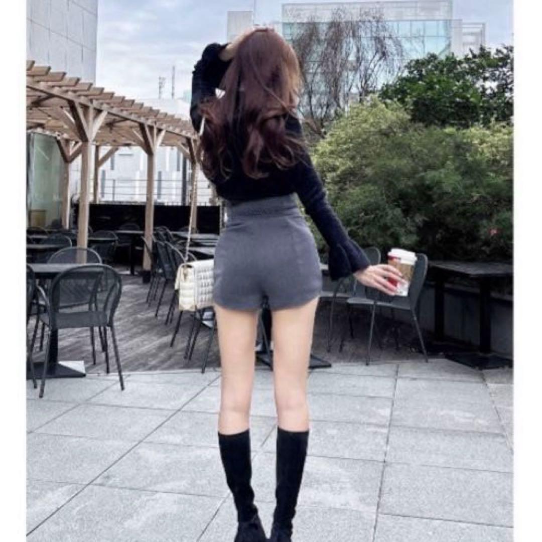 【新品未使用タグ付】美シルエットショートパンツ　グレー　FLサイズ
