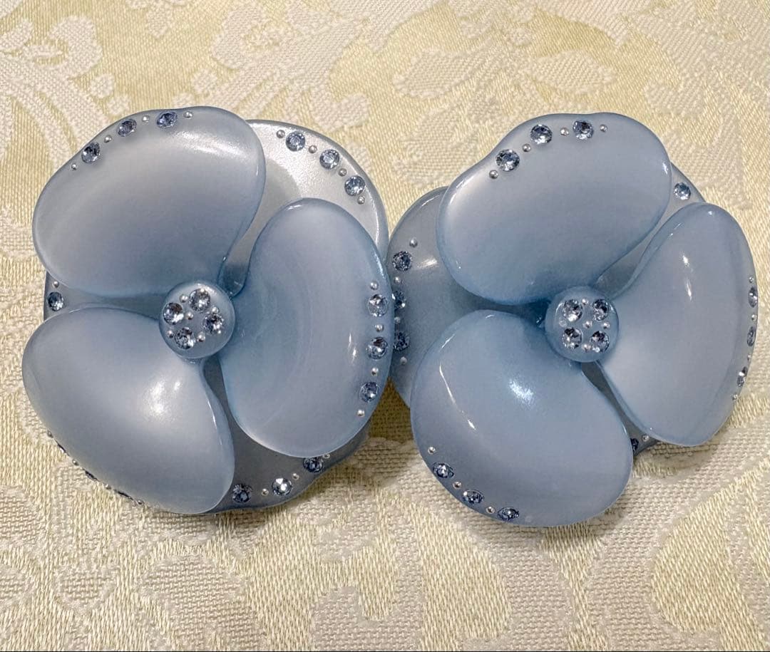 ❤️最終価格❤️極美品✨アレクサンドルドゥパリ 双子カメリア バレッタ ブルー系