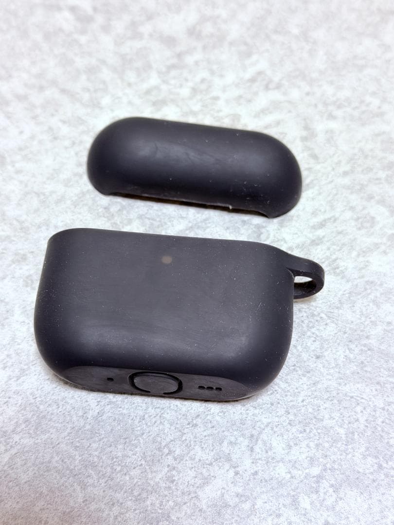 AirPods Pro 3 ケース＆右耳ほぼ新品 (※左イヤホン傷あり動作OK)