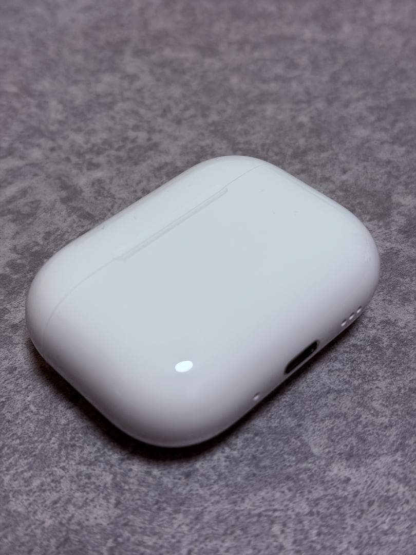 AirPods Pro 3 ケース＆右耳ほぼ新品 (※左イヤホン傷あり動作OK)
