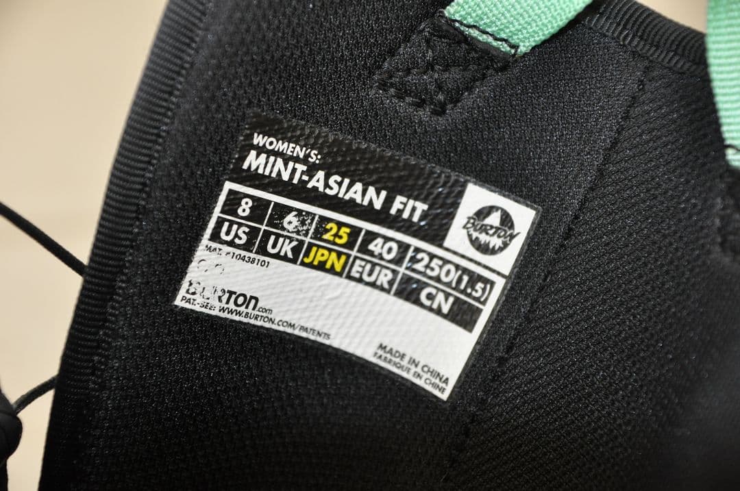 バートン MINT アジアンフィット 25cm スノーボードブーツ ジュニアにも