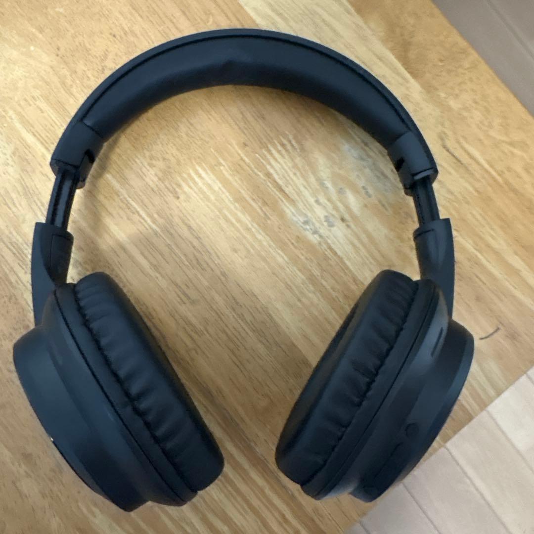 ブラック ワイヤレスヘッドホン