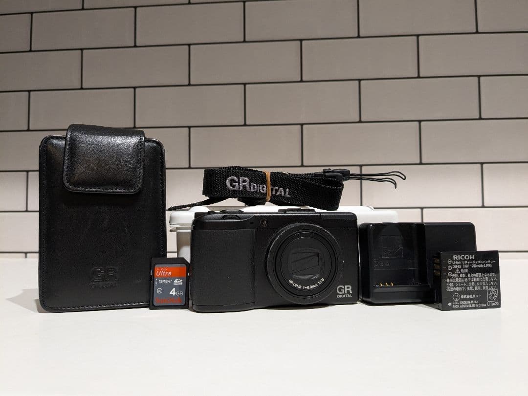 美品RIKOH GR DIGITAL III　ショット数僅か824回