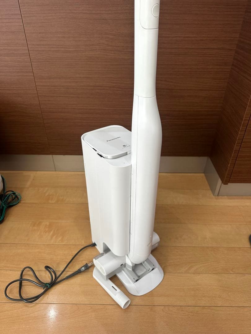 Panasonic MC-NS10K コードレス掃除機 2023年製