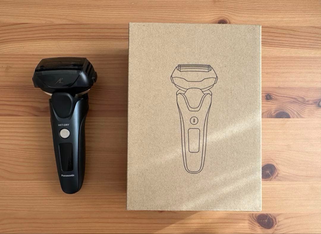 Panasonicメンズシェーバー ラムダッシュ5枚刃 ES-NLV68-K