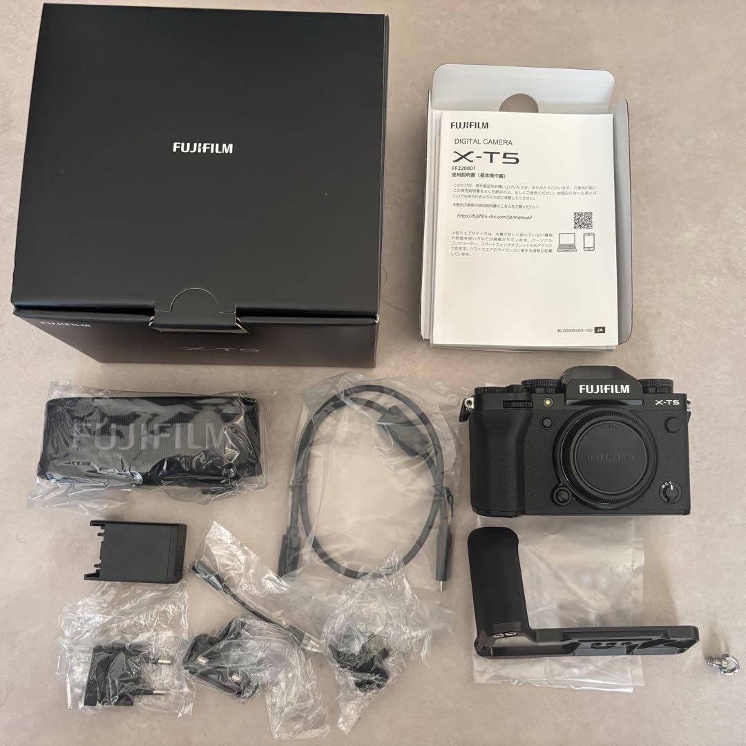 新品同様　FUJIFILM X-T5 ミラーレス一眼カメラ