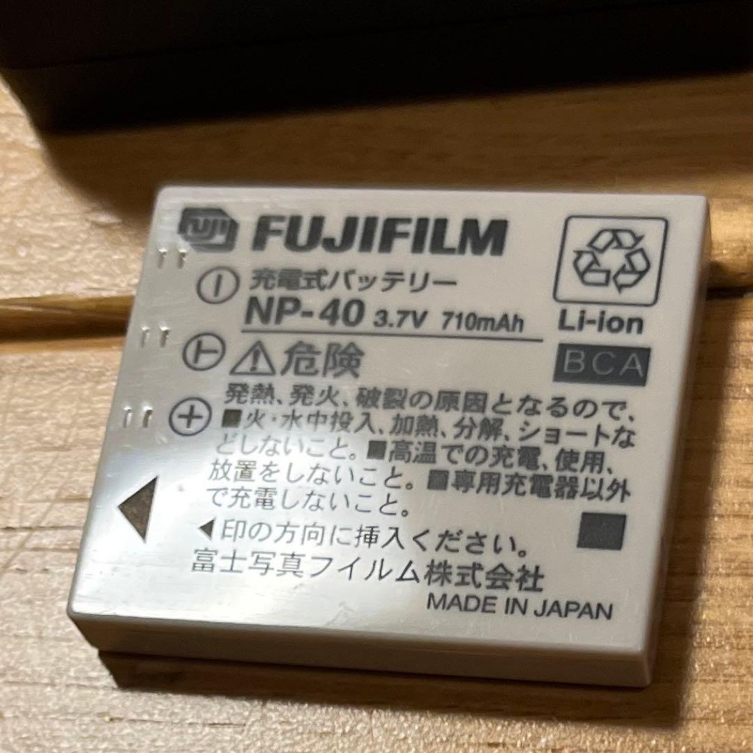 Fujifilm FinePix Z5 富士フィルム　充電器　XDカード128