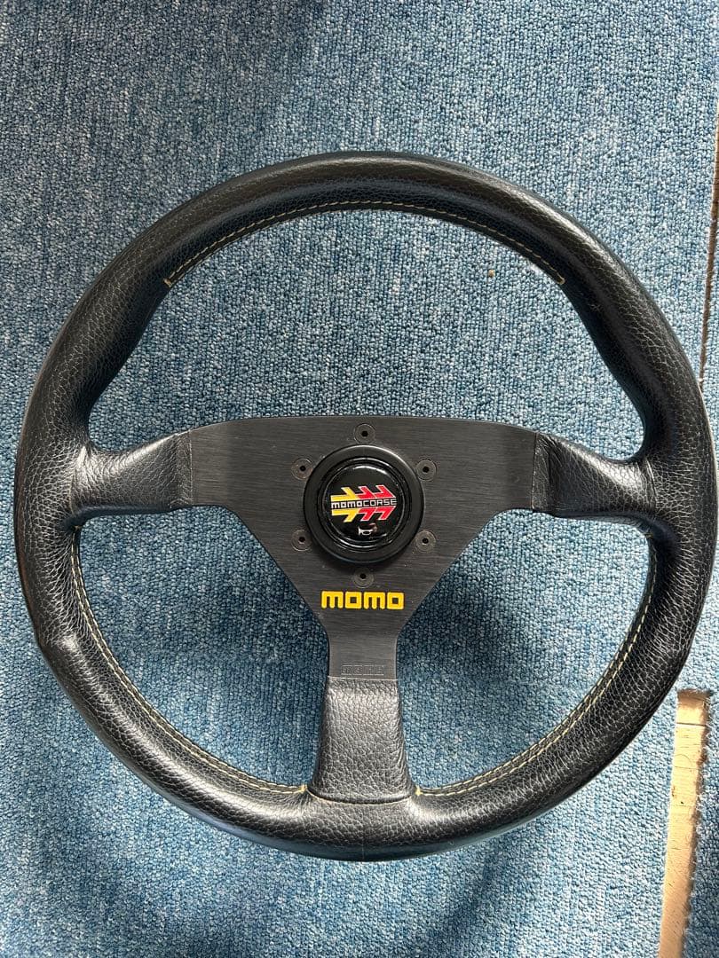momo ステアリングホイール　ハンドル　ベローチェ