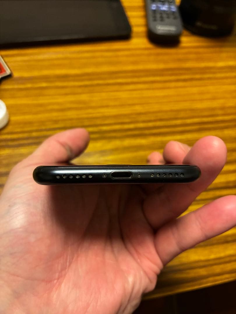 Apple iPhone SE3 第3世代 SE ブラック 本体