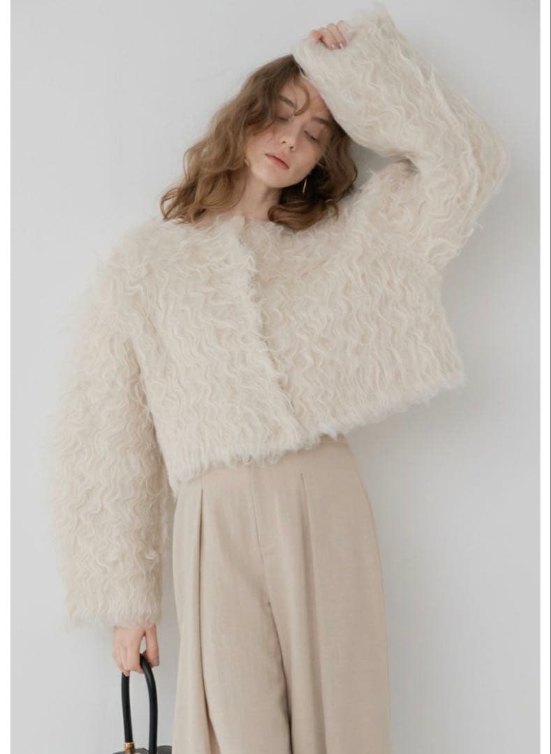 美品　メゾンドドルチェ　wavy cardigan ivory