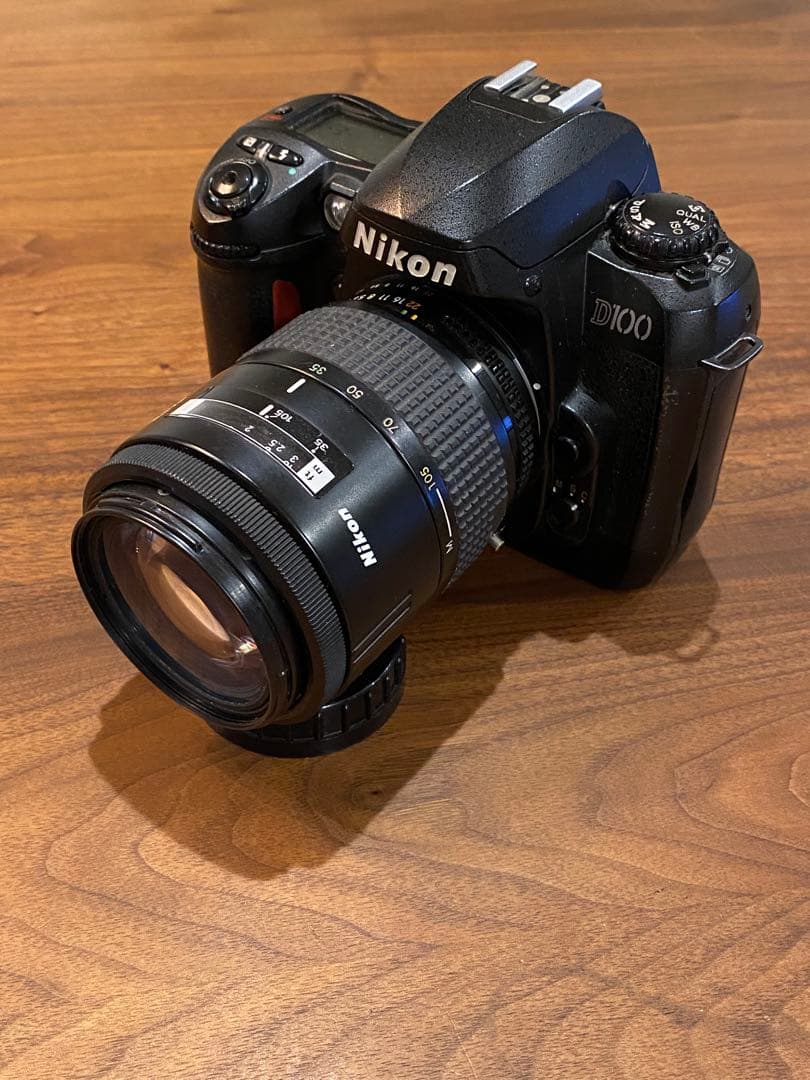 Nikon D100 デジタル一眼　動作品　35-105 マクロ付レンズ