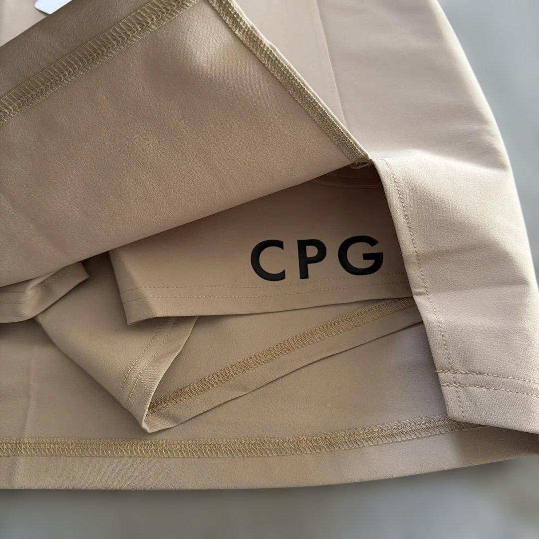 【新品タグ付】 CPG♪ベージュ スカートサイドスリット インナーパンツ一体型