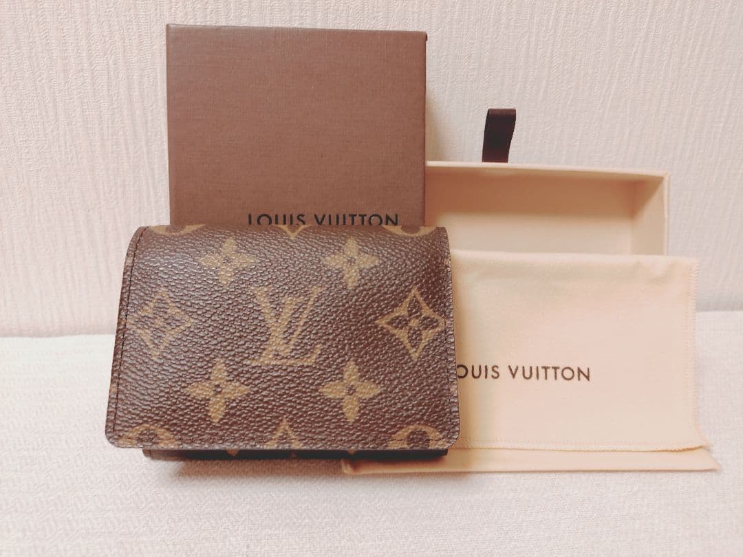 未使用品　ルイ・ヴィトン　名刺入れ