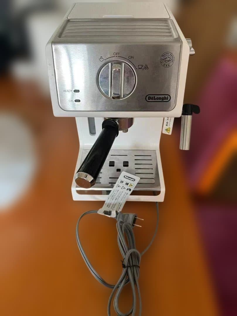 デロンギ　エスプレッソ・カプチーノメーカー　ECP3220J-W　ホワイト