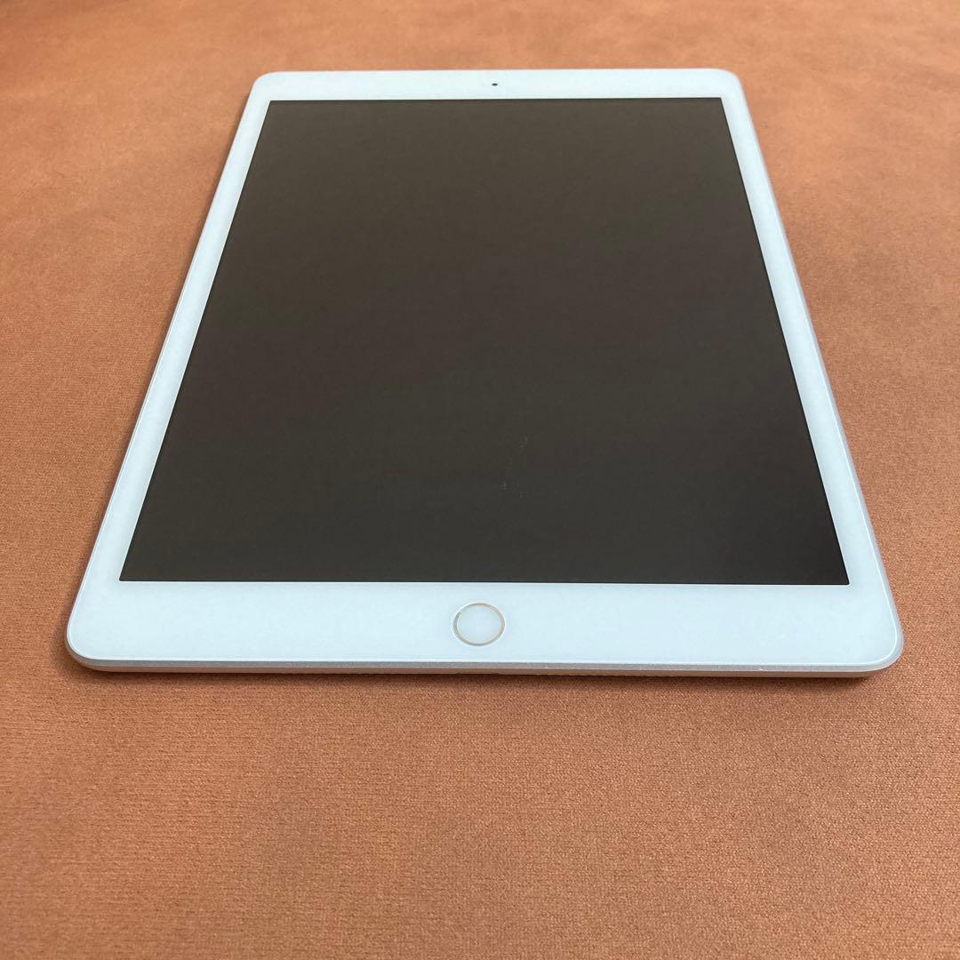 556 外観美品☆電池最良好☆iPad8 第8世代 32GB SIMフリー☆