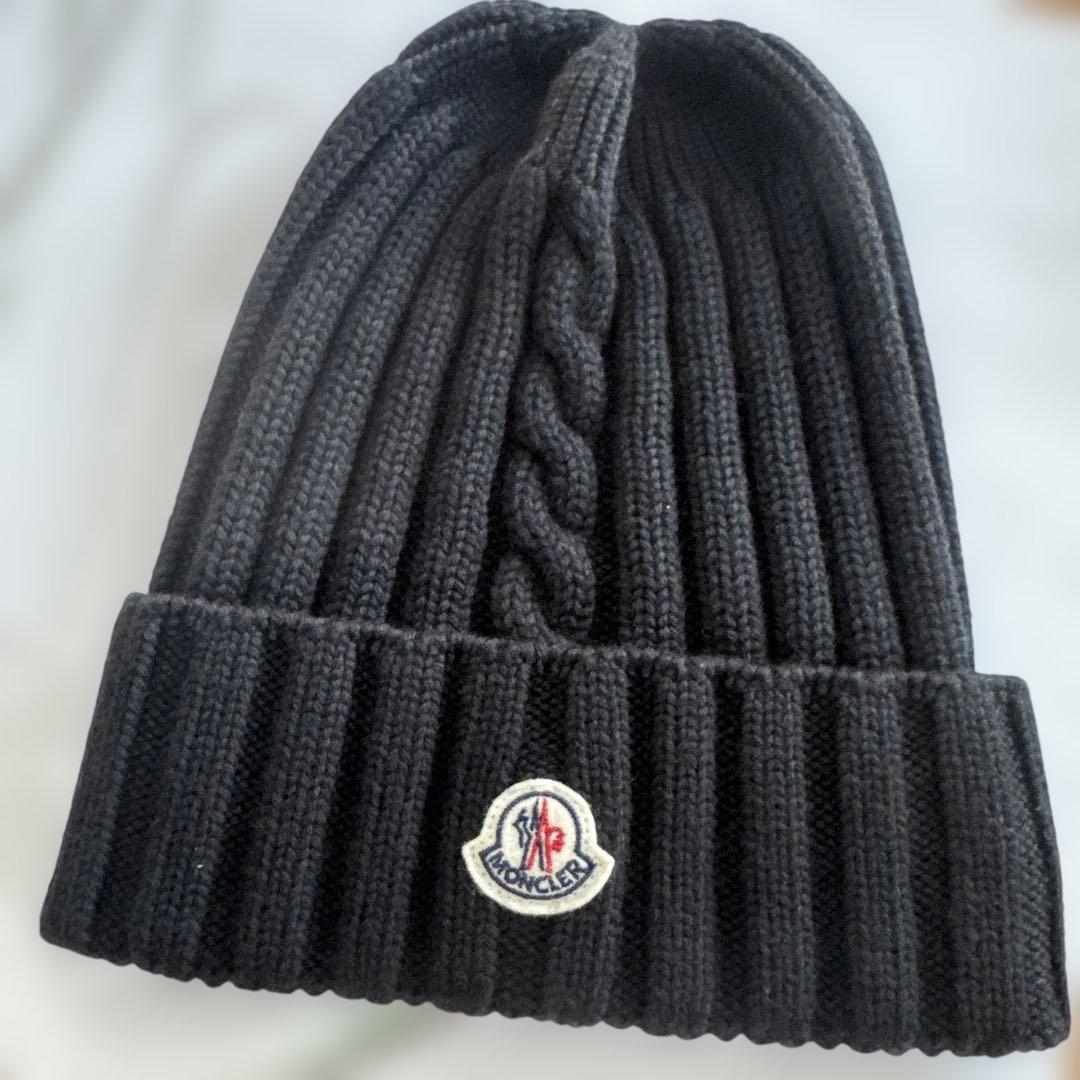 Moncler 黒 ニット帽 リブ編み