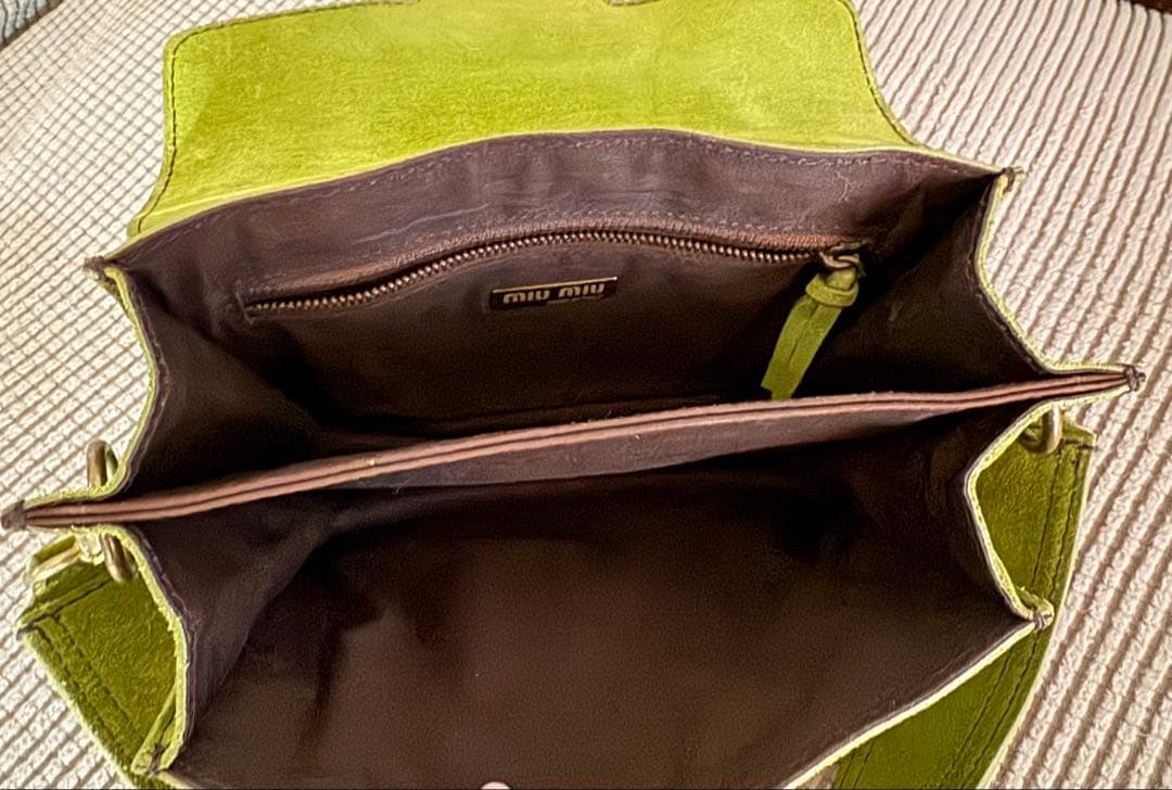 【希少カラー】miu miu レザーショルダーバッグ グリーン イタリア製