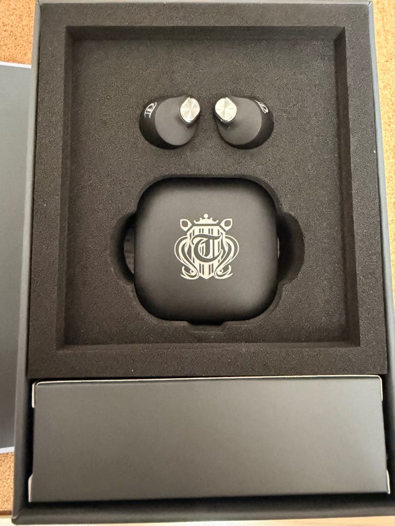 ウマ娘　AVIOTコラボワイヤレスイヤホン　ジェンティルドンナ3点セット