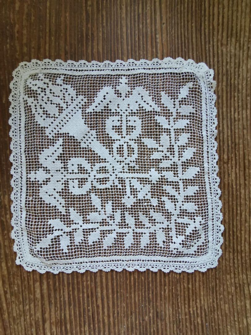 アンティーク フィレレース 聖火と鳩とオリーブ 透かしパネル スカラップ装飾