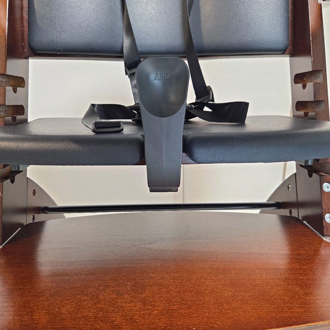 ビヨンドジュニアハイチェア　マホガニー・ブラック