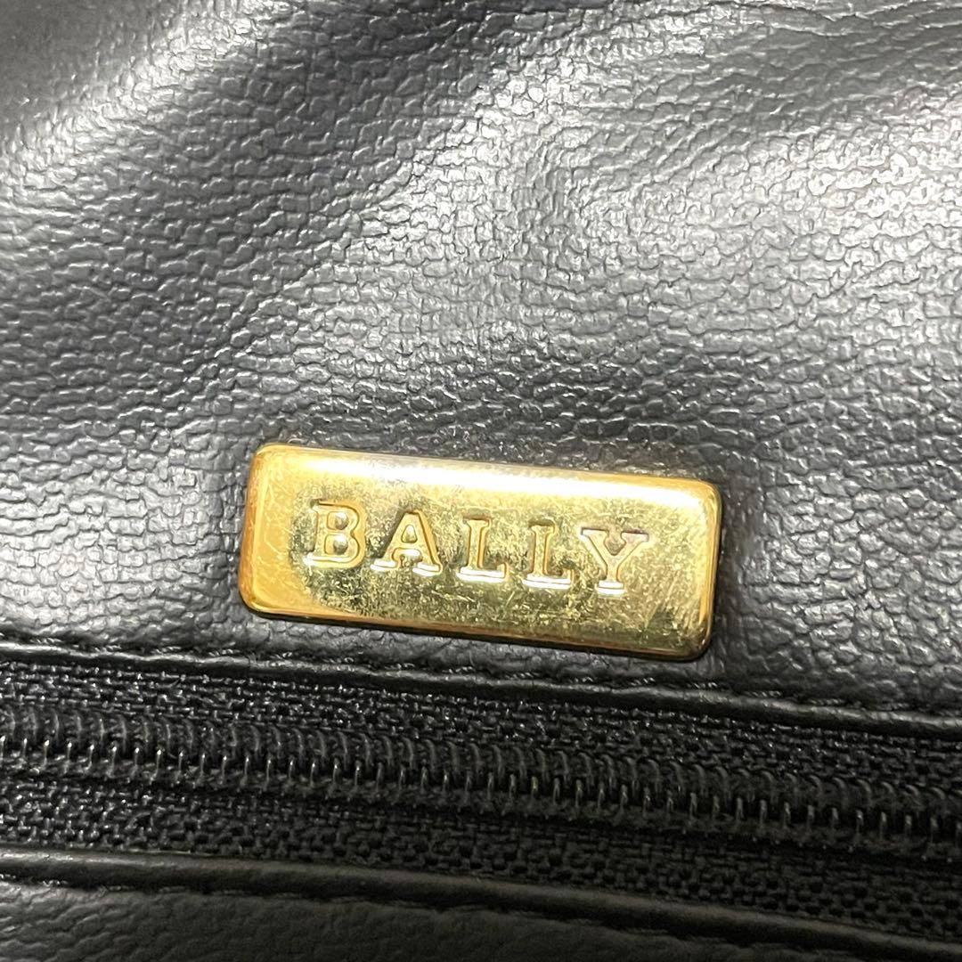 BALLY チェーンショルダーバッグ キルティング ターンロック レザー 黒