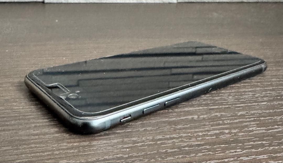 Apple iPhone se第3世代64GB ブラック 本体　SIMフリー