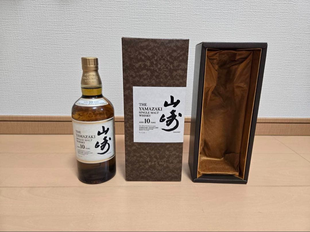 サントリー　山崎10年　シングルモルトウィスキー　箱付き未開栓　700ml