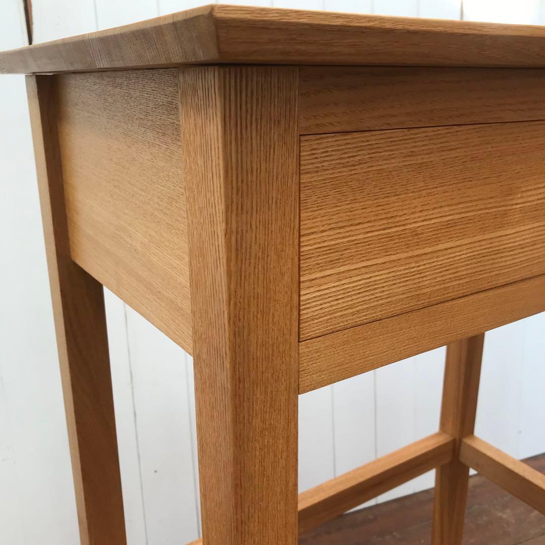 タモ材の机　テーブル