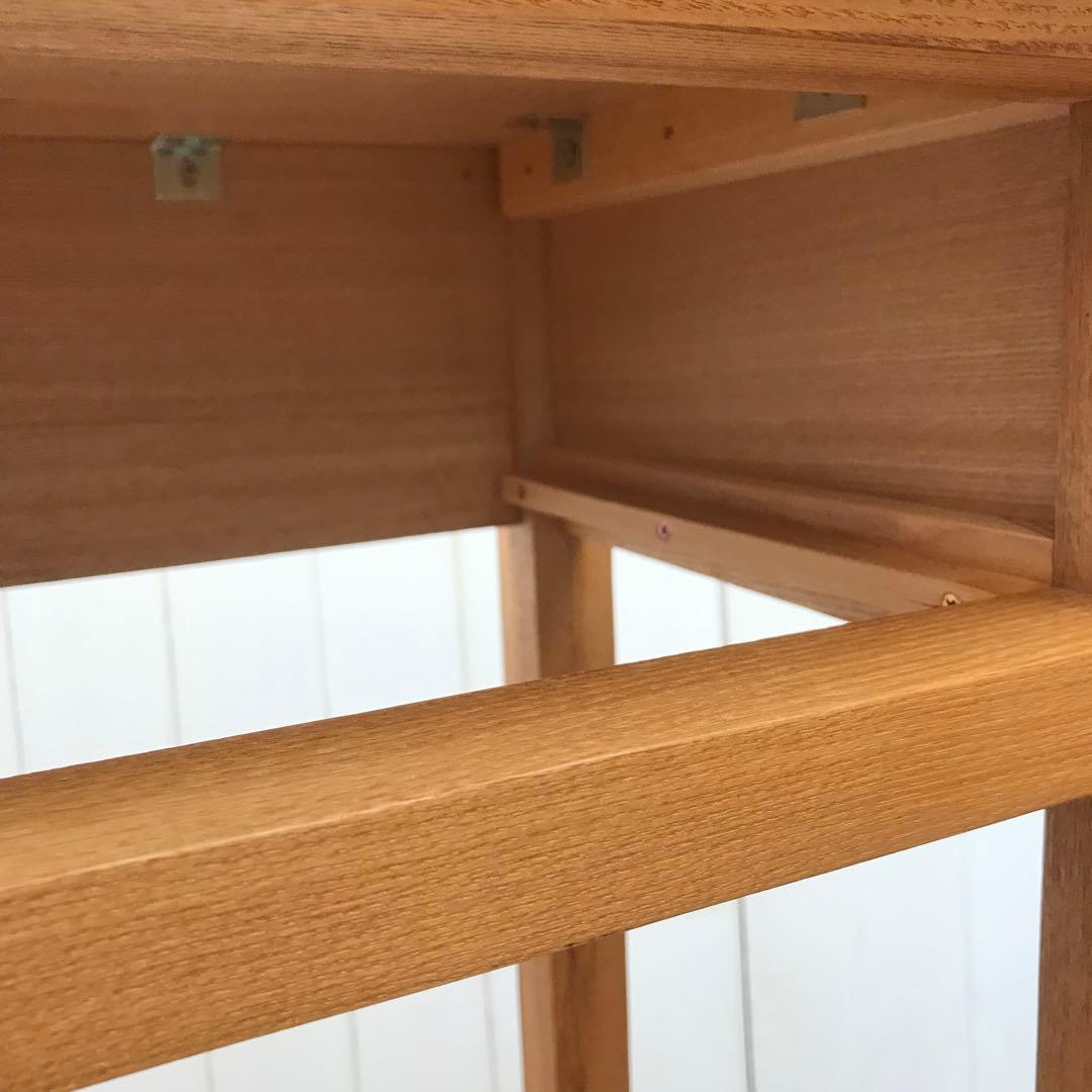タモ材の机　テーブル