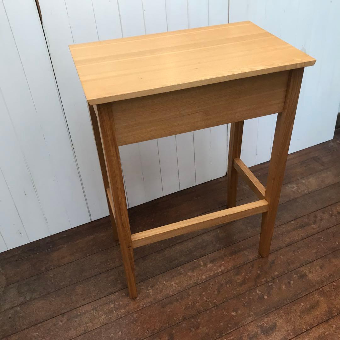 タモ材の机　テーブル