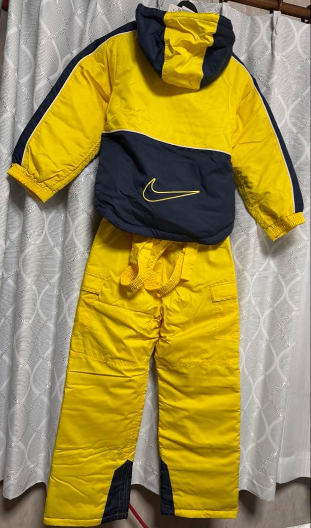 【新品未使用】　NIKE ナイキ　スキーウェア上下　キッズ子ども用　130