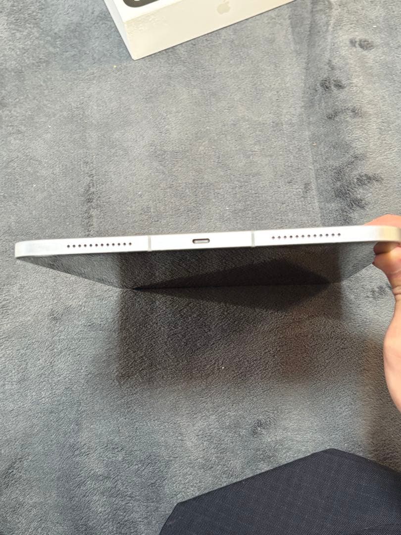 iPad 第10世代（64GB）シルバー　Wi-Fiモデル