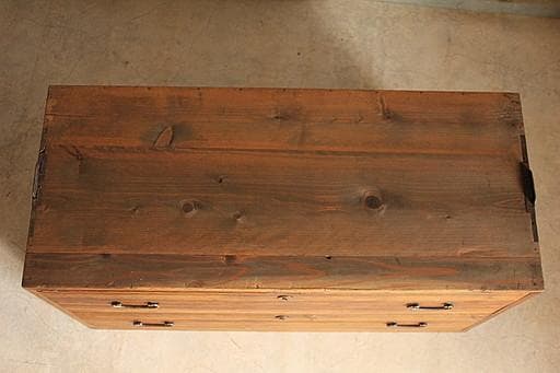 古い木製の引き出し2段　チェスト　桐箪笥