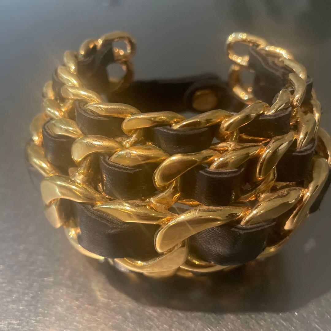 CHANEL チェーンバングル