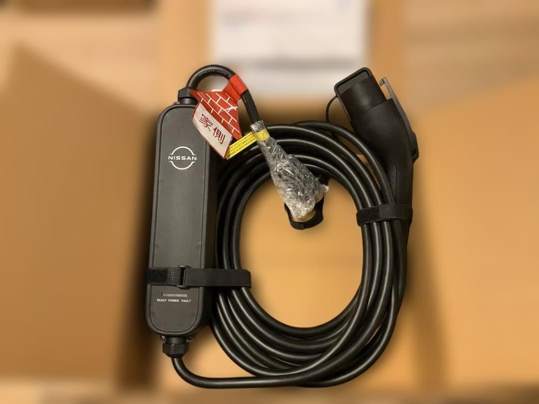 未使用 2025年製 日産 サクラ リーフ アリア 充電ケーブル 未使用 新ロゴ