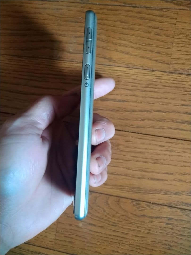 SHARP A001SH 本体のみの出品です。 SIMフリー美品。