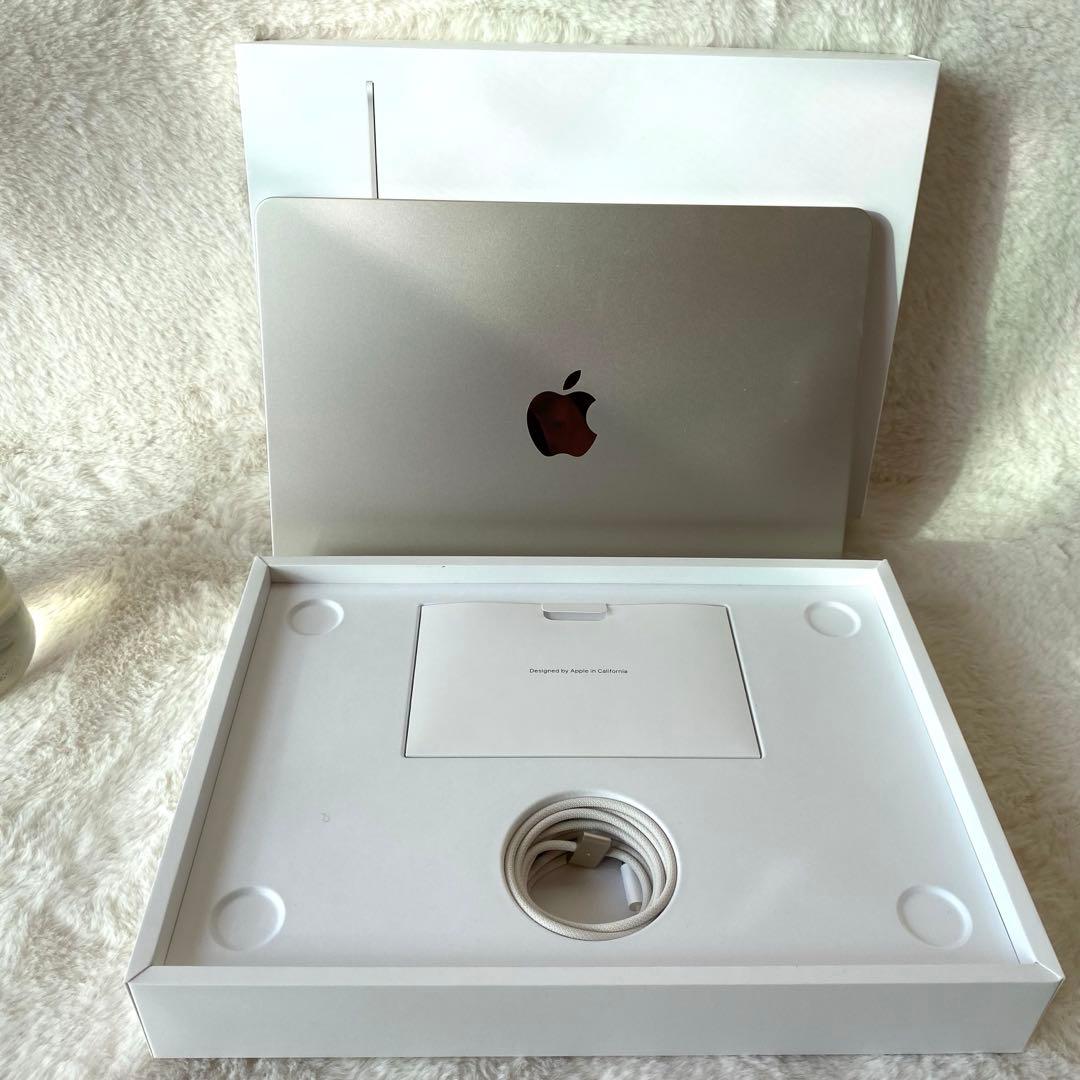 ほぼ未使用　M2 13インチMacBook Air 16G 256GB SSD