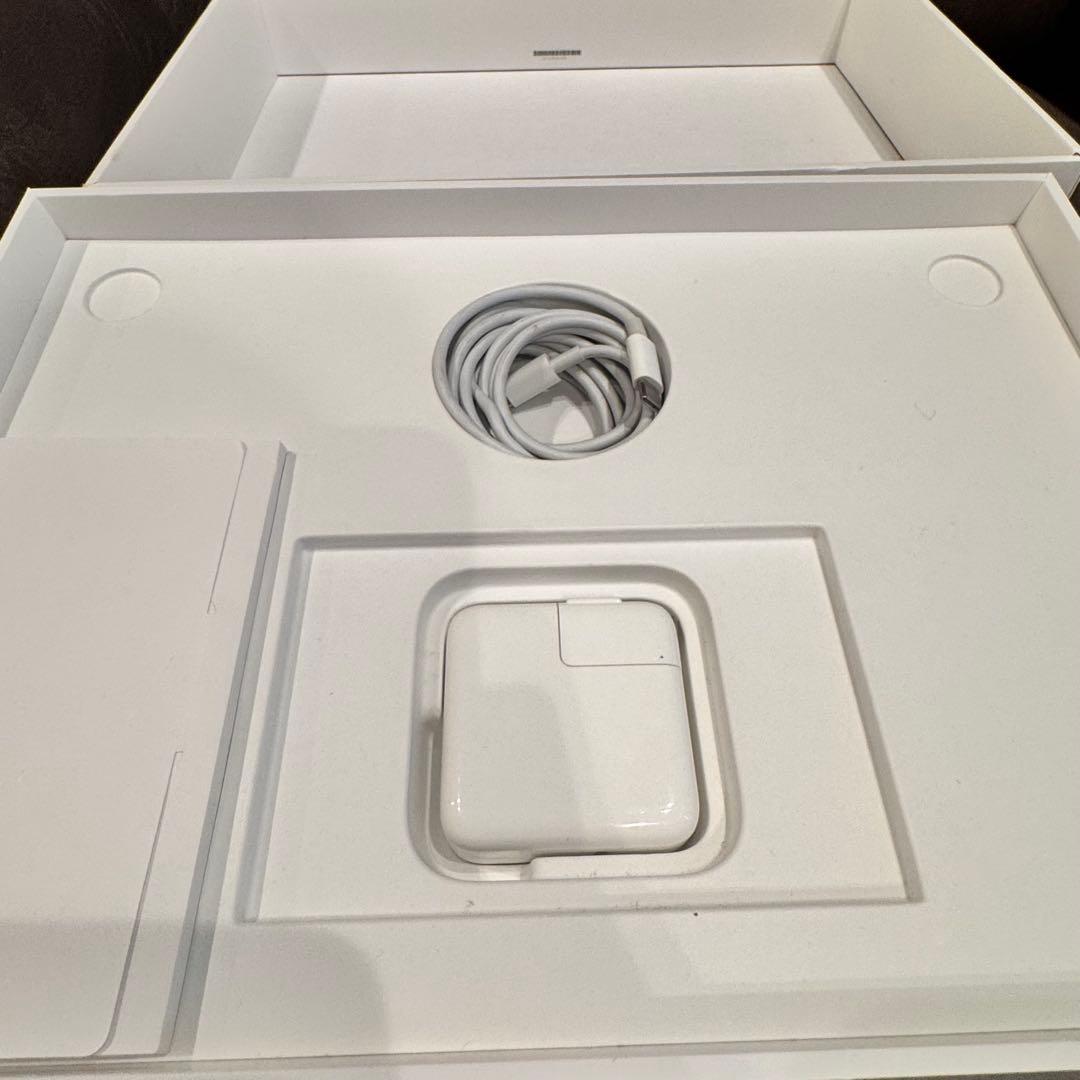 【美品】Apple MacBook Air 2018 13.3 inch