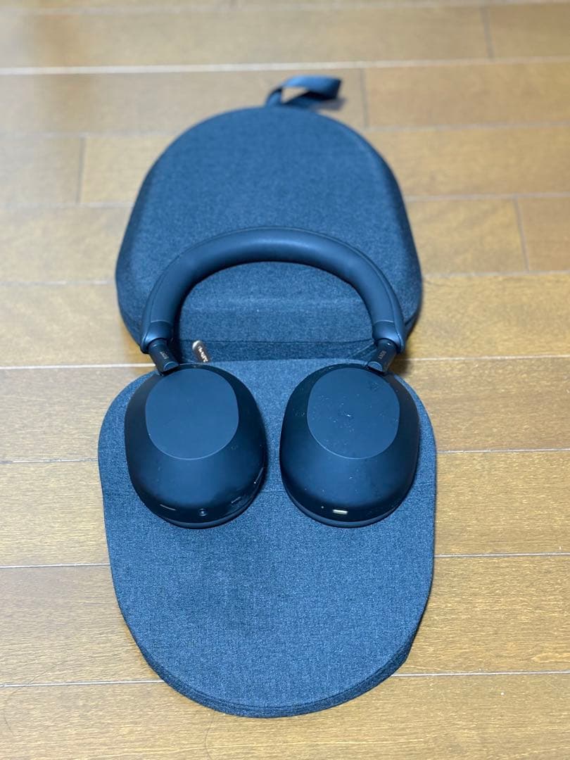 WH-1000XM5　専用ケース付き