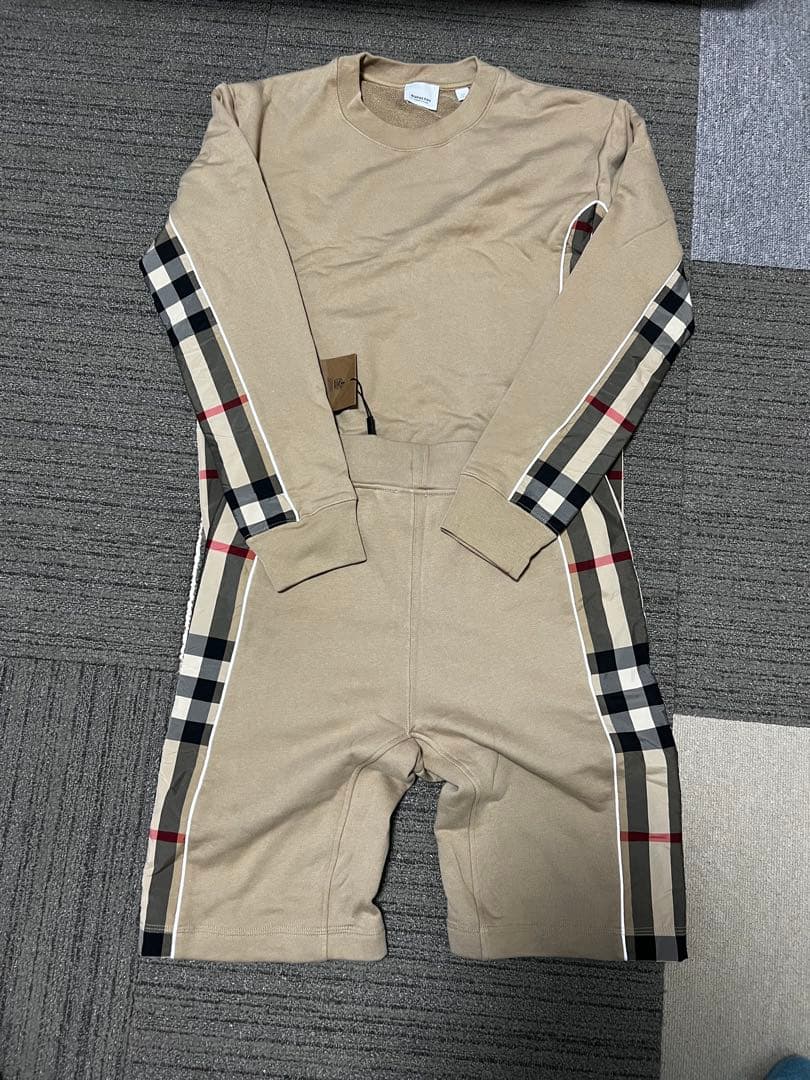 バーバリー　即完売品　セットアップ　14y 極美品　パンツ新品未使用