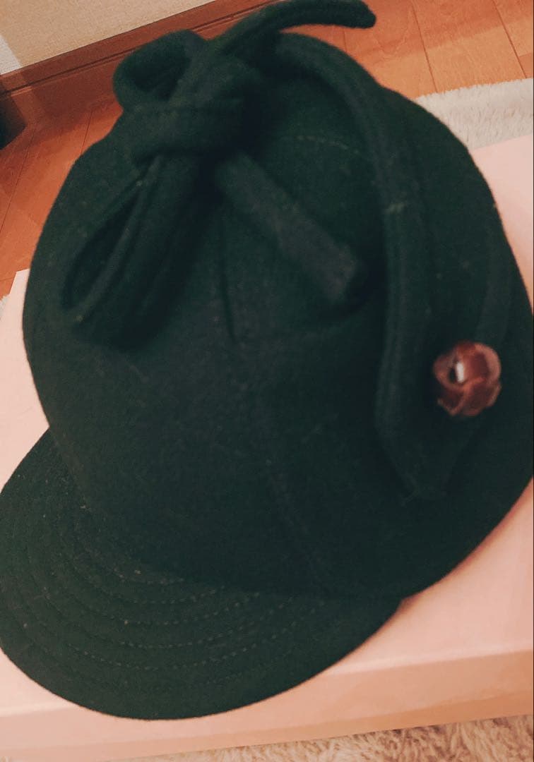 miumiu くるみボタン 帽子