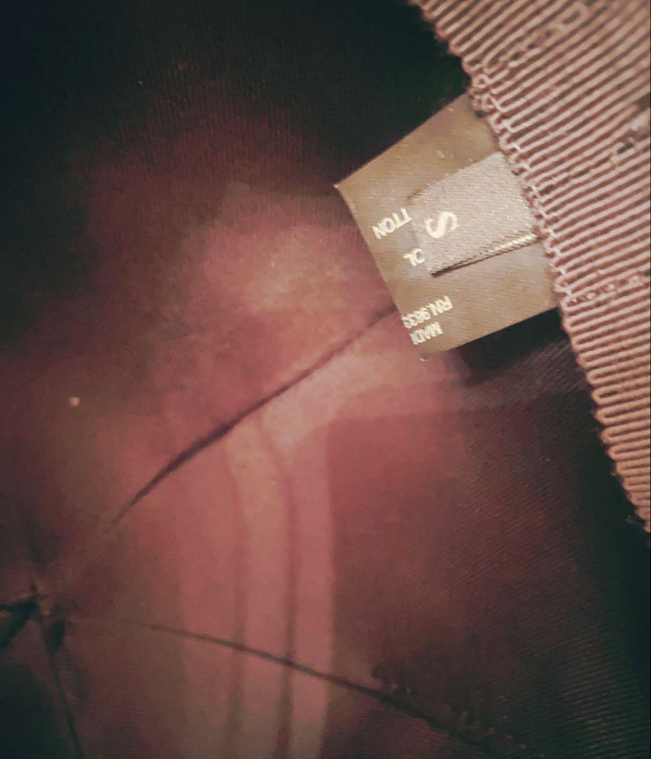 miumiu くるみボタン 帽子