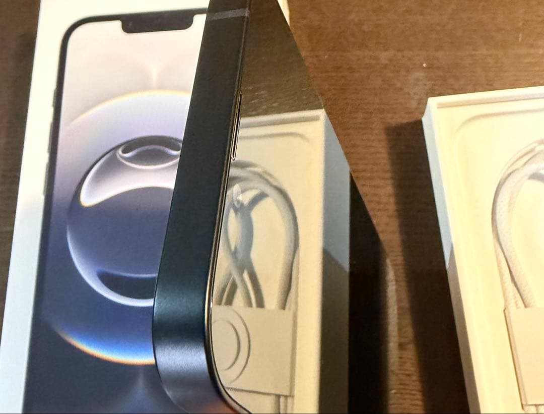 ⭕️ほぼ未使用iPhone16e 128GBブラックバッテリー100% 充放電4回