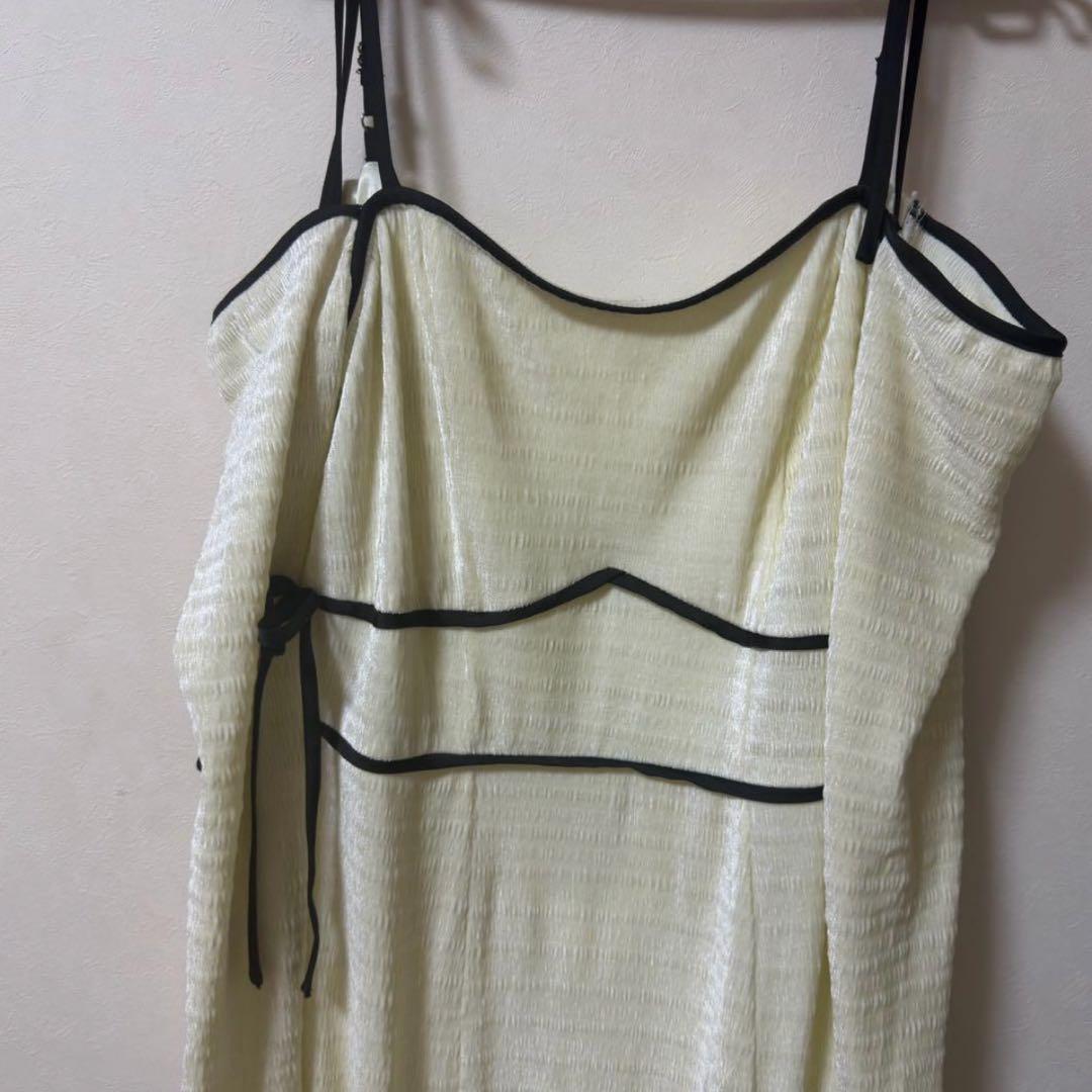 エムミーエメ　Side ribbon cutout onepiece