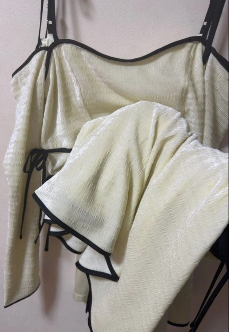 エムミーエメ　Side ribbon cutout onepiece