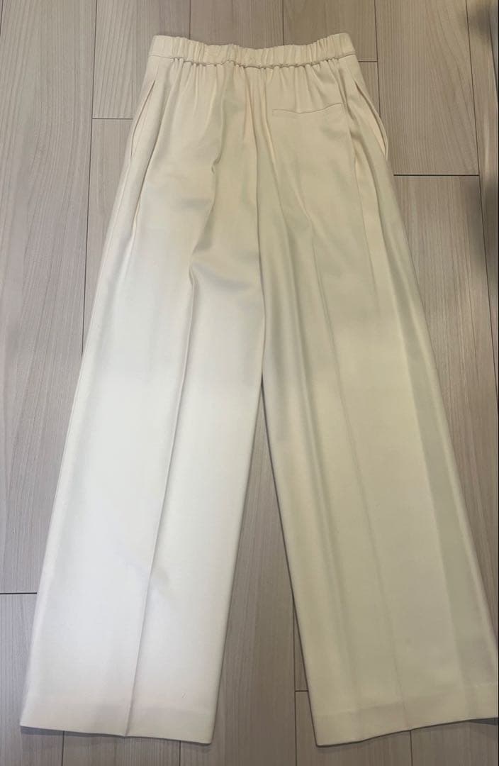 大幅値下げ！新品未使用Theory ホワイトワイドパンツ サイズP(S)