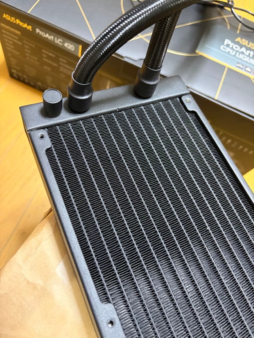 【美品】　ASUS ProArt LC 420 CPU簡易水冷クーラー納品書付き