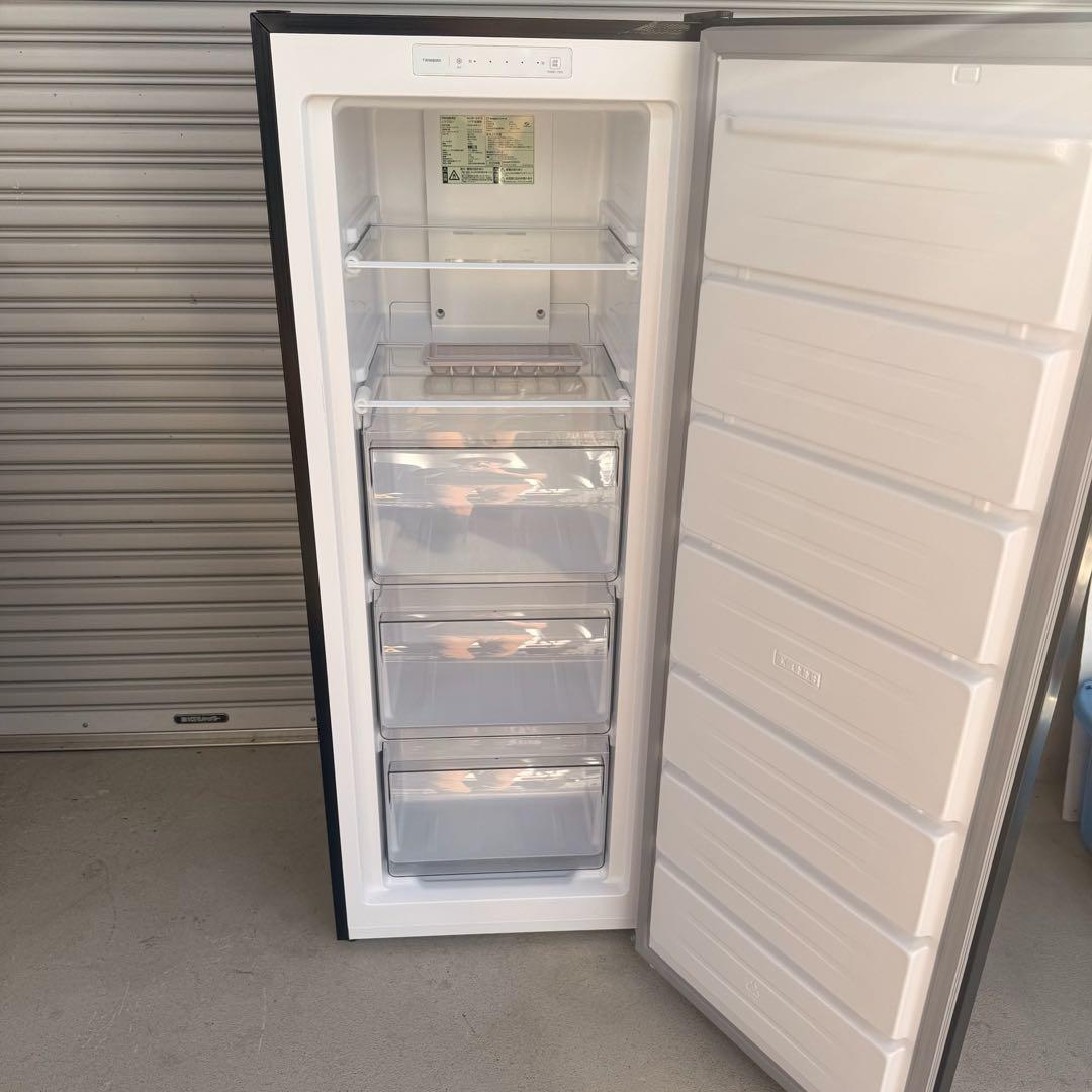 ● 極美品 ツインバード 冷凍庫 HF-E916 161L 2025年製